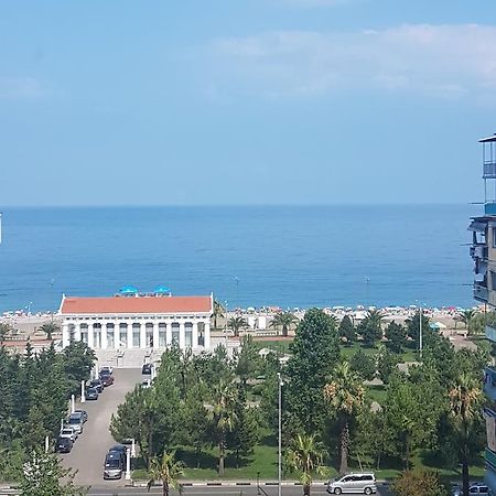 Apartment On Khimshiashvili 11A Batumi Esterno foto